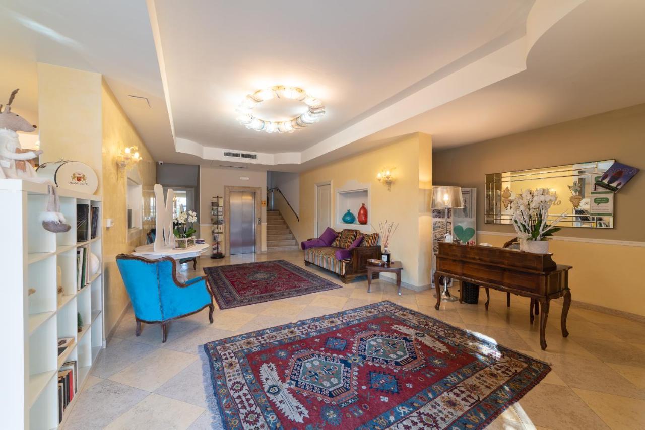 Albergo Minuetto Adria Dış mekan fotoğraf